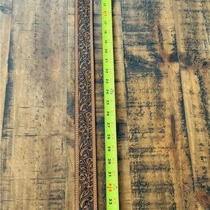 Men’s western belt.